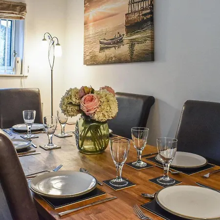 Periwinkle Cottage * Whitby