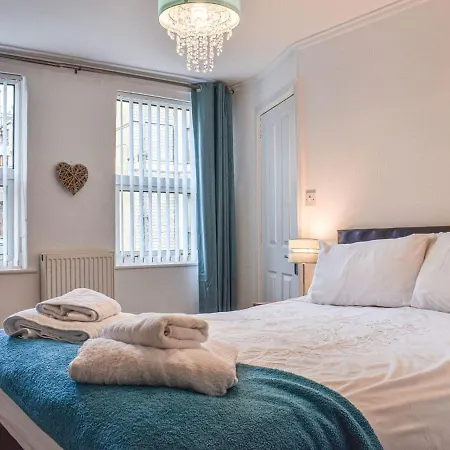 Periwinkle Cottage * Whitby