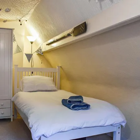 Periwinkle Cottage *