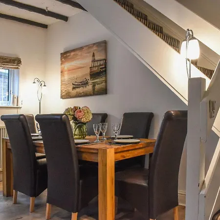Periwinkle Cottage Whitby